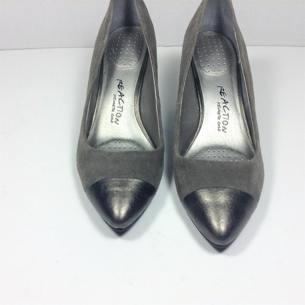 Kenneth Cole Reaction gray suede pumps